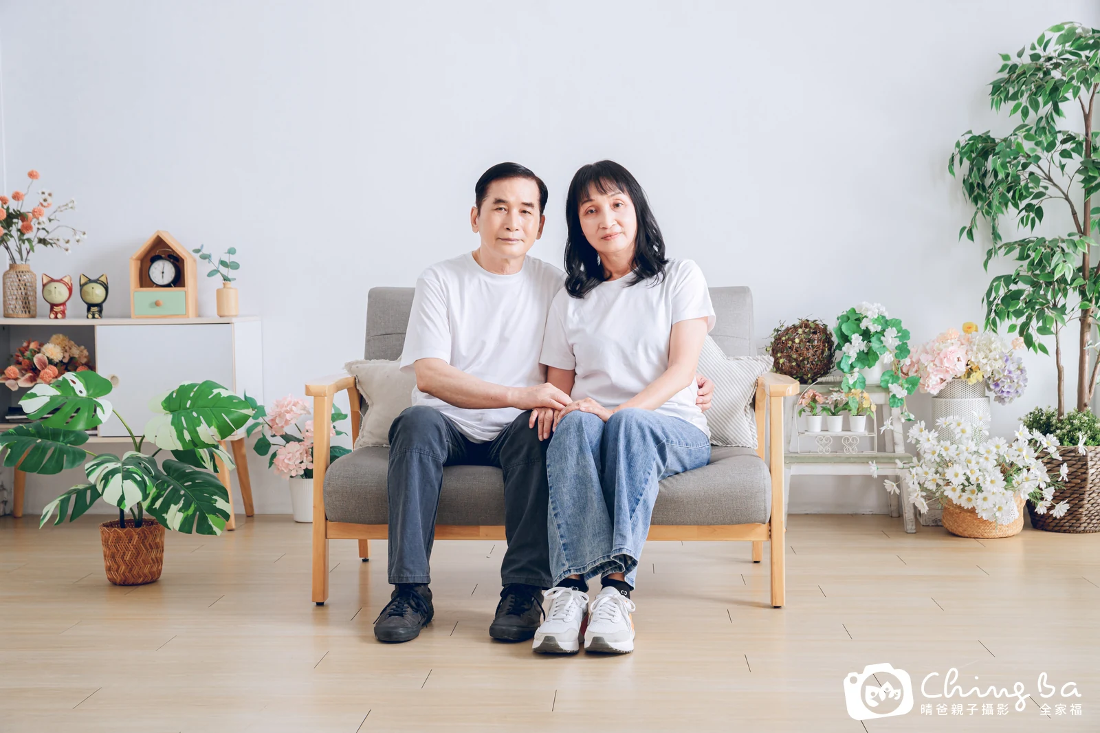 2026 年春季的家族全家福,5 大 1 小