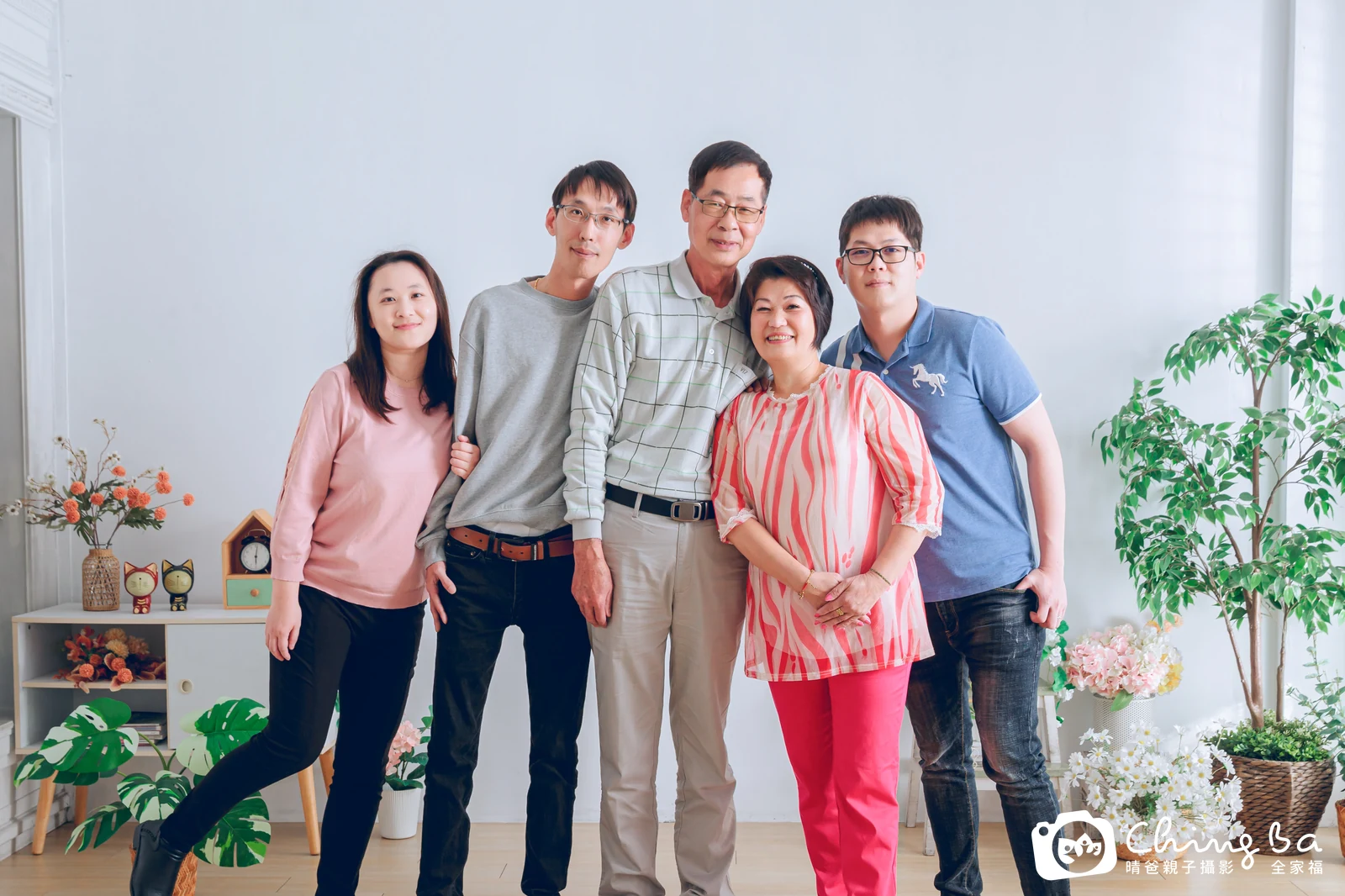 台中攝影棚的家族全家福紀念照