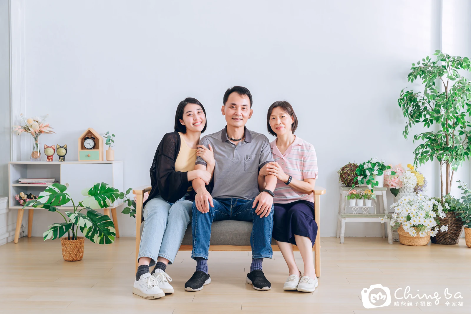 2023 年母親節的家族全家福,5 大 0 小