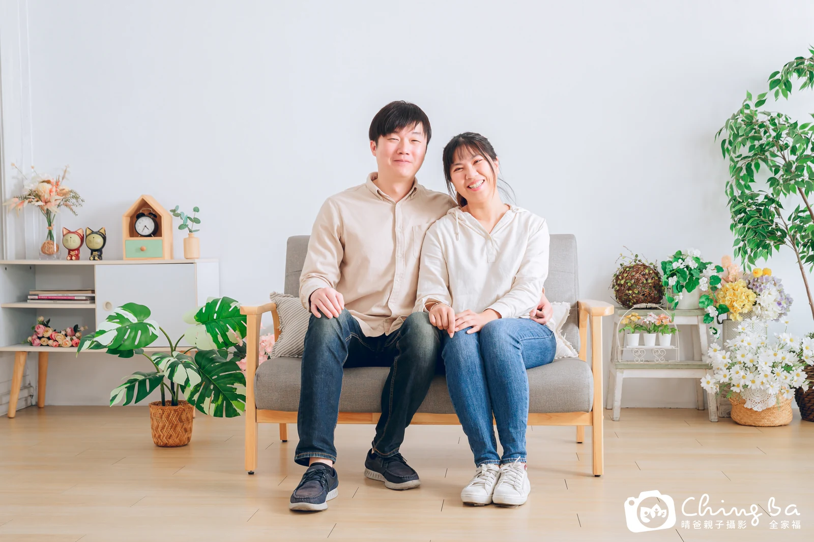 一家人在晴爸攝影棚拍全家福
