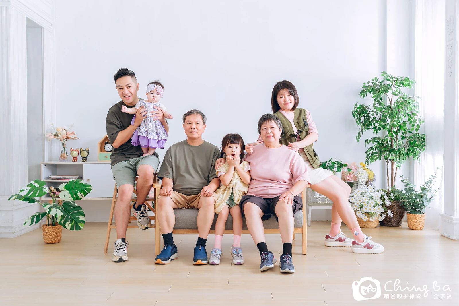 台中攝影棚的家族全家福紀念照