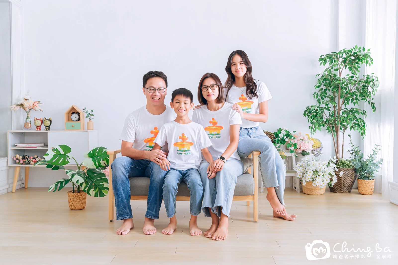 台中攝影棚的家族全家福紀念照