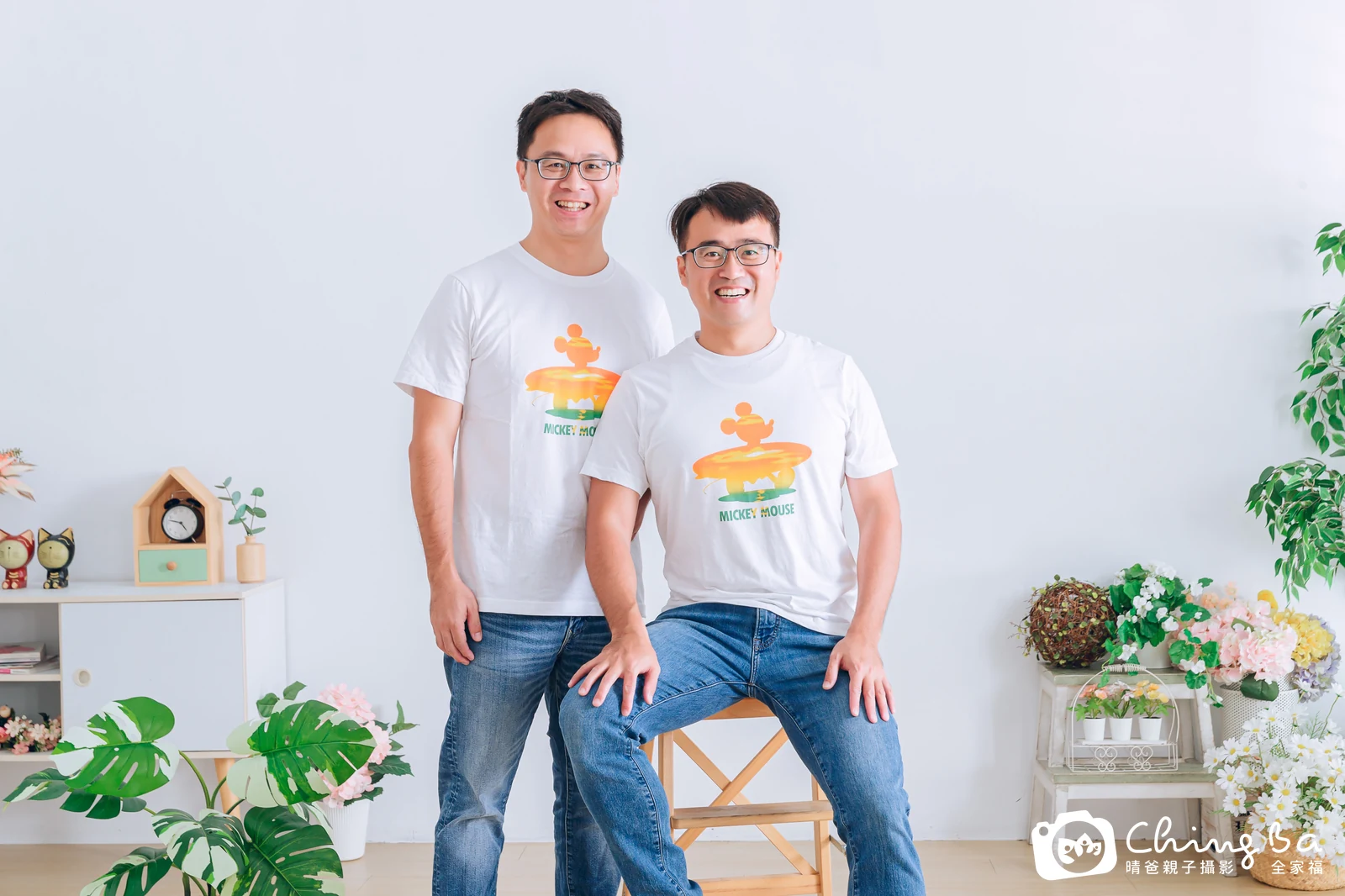 一家人在晴爸攝影棚拍全家福