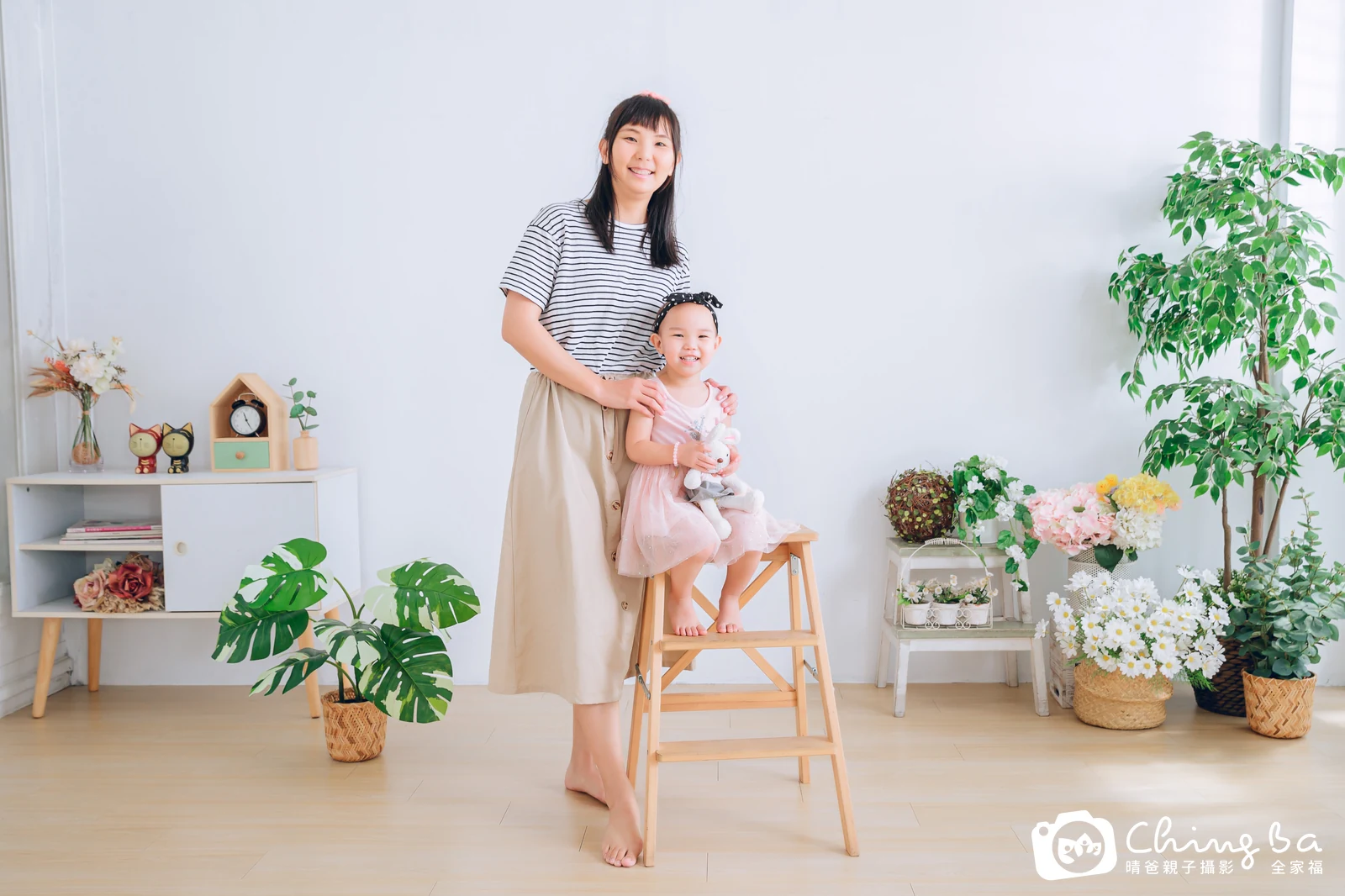 一家人在晴爸攝影棚拍全家福