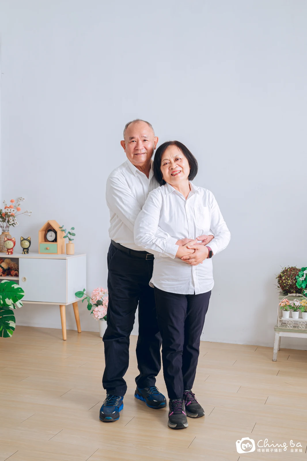 一家人在晴爸攝影棚拍全家福