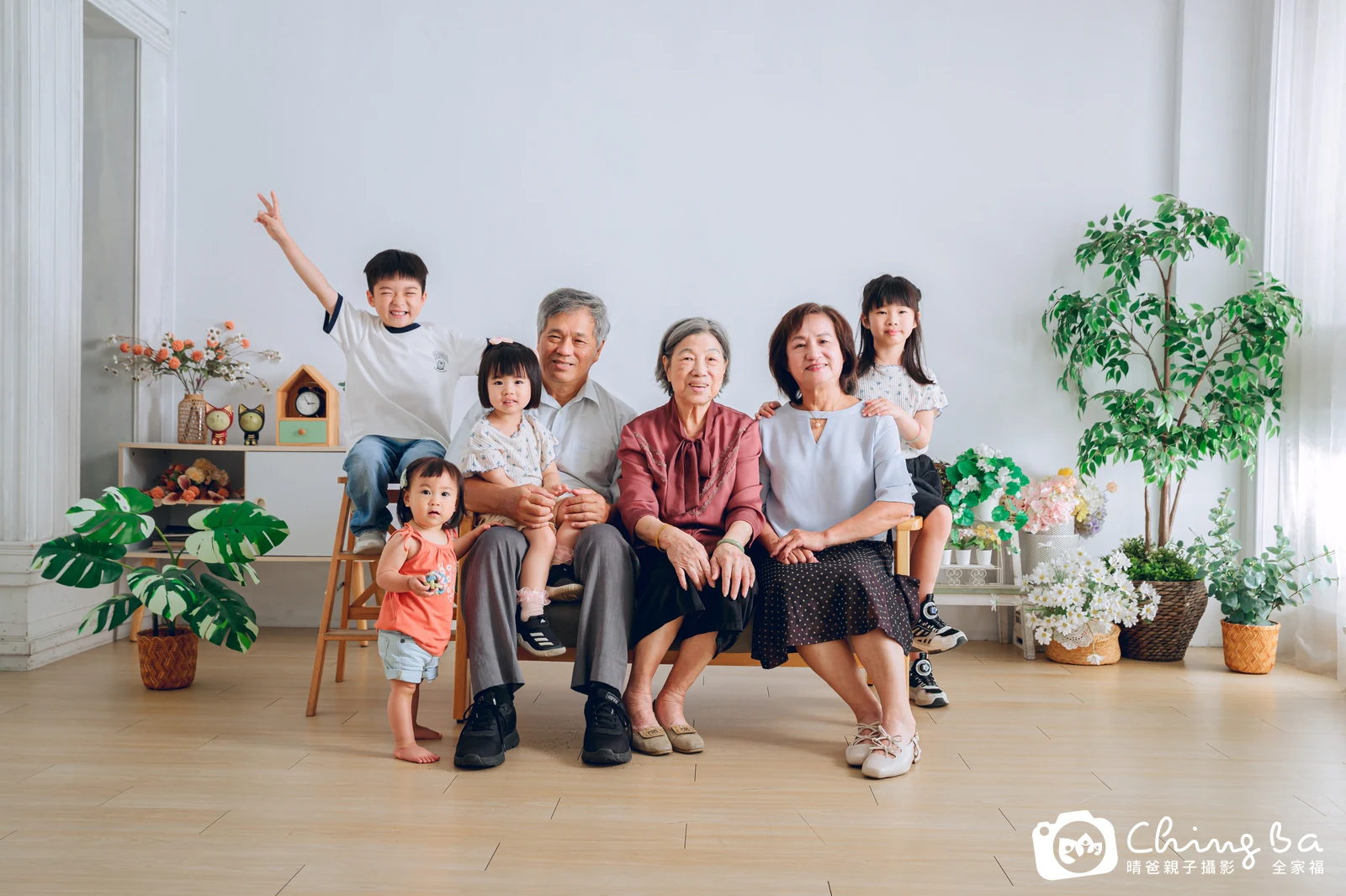 台中攝影棚的家族全家福紀念照