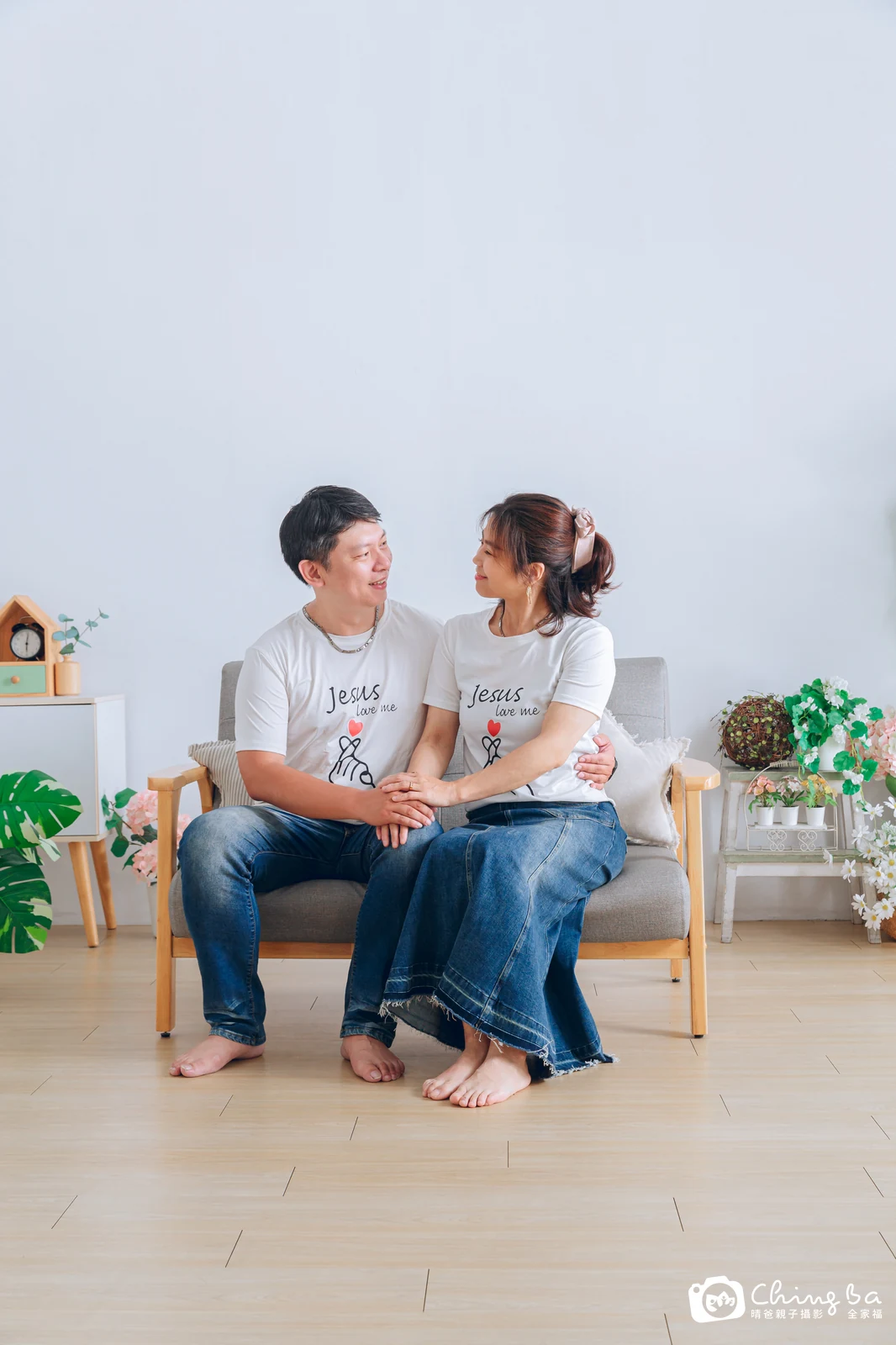 一家人在晴爸攝影棚拍全家福