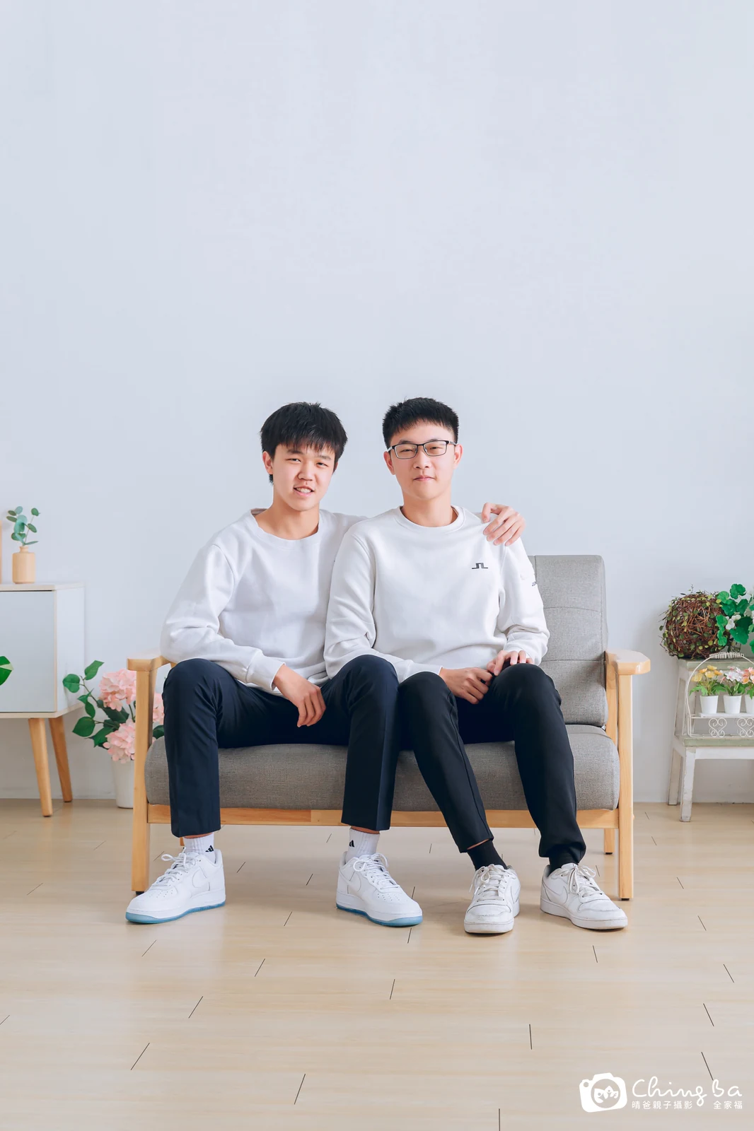 一家人在晴爸攝影棚拍全家福