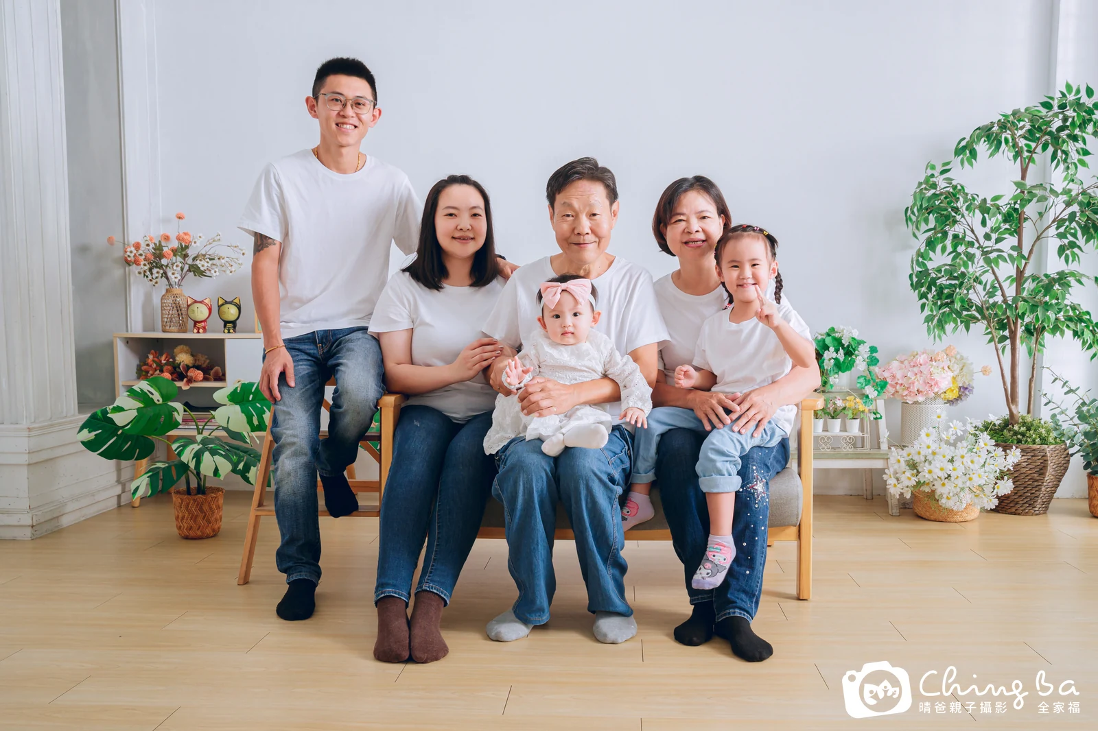 台中攝影棚的家族全家福紀念照