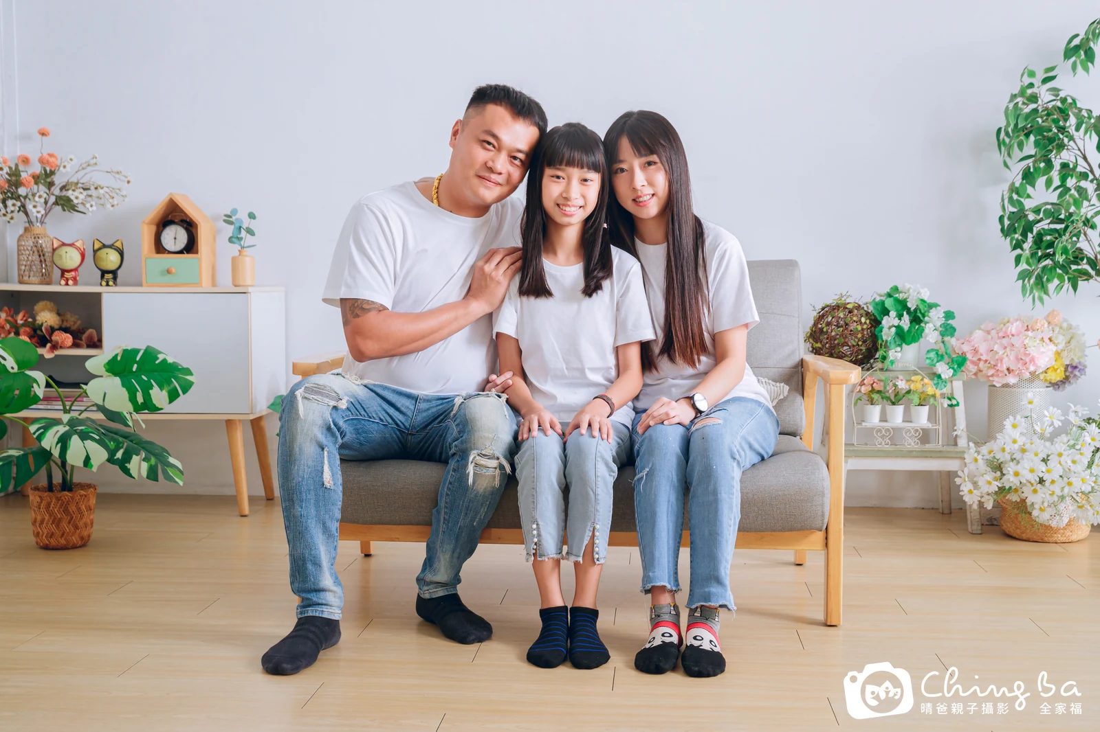 一家人在晴爸攝影棚拍全家福