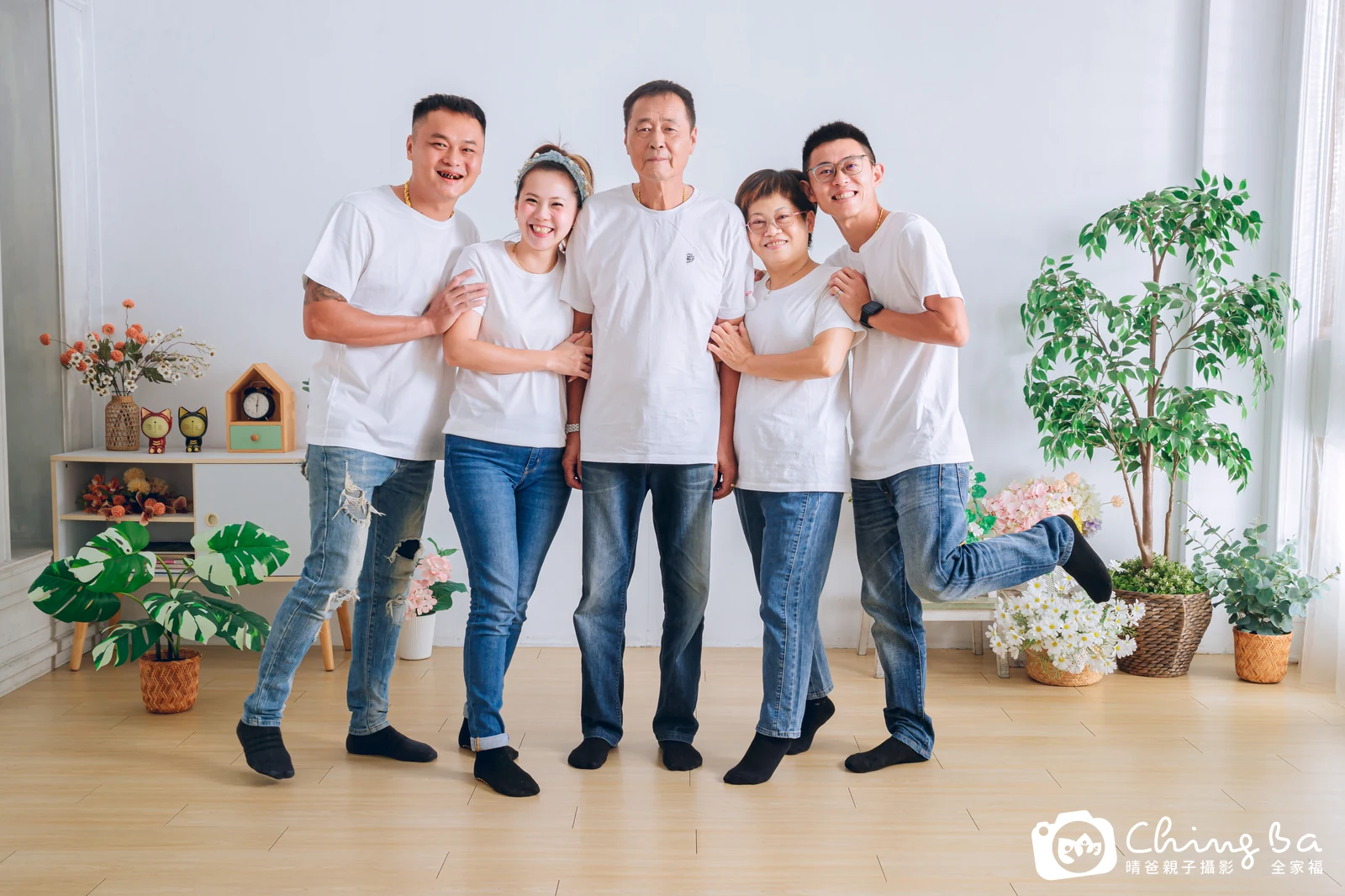 台中攝影棚的家族全家福紀念照