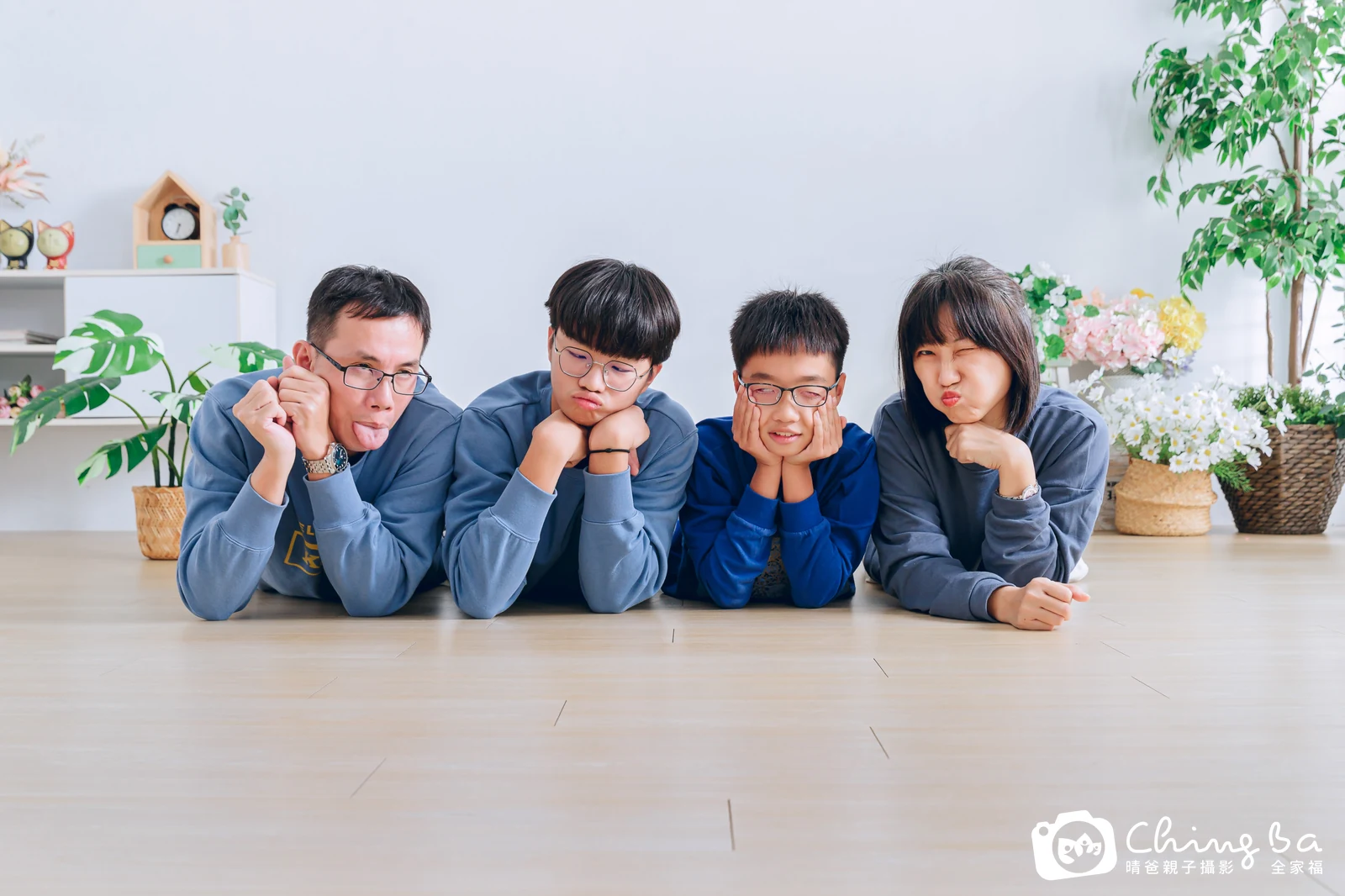 台中攝影棚的家族全家福紀念照