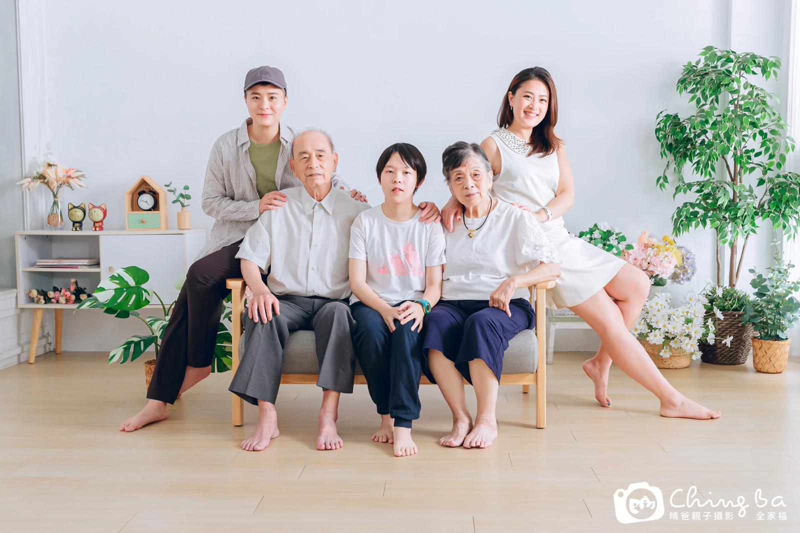 台中攝影棚的家族全家福紀念照