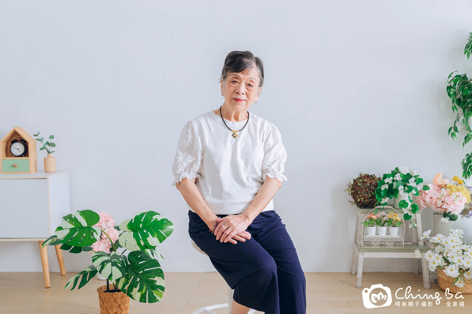 一家人在晴爸攝影棚拍全家福