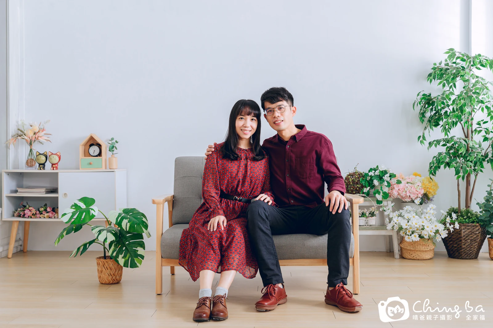 2023 年新春的家族全家福，7 大 2 小