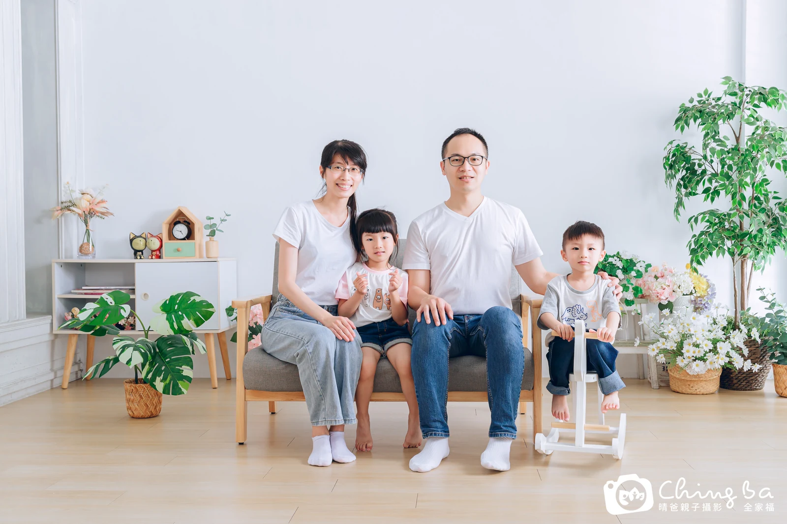 台中攝影棚的家族全家福紀念照