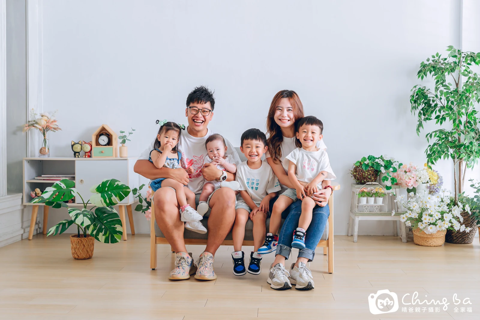 台中攝影棚的家族全家福紀念照