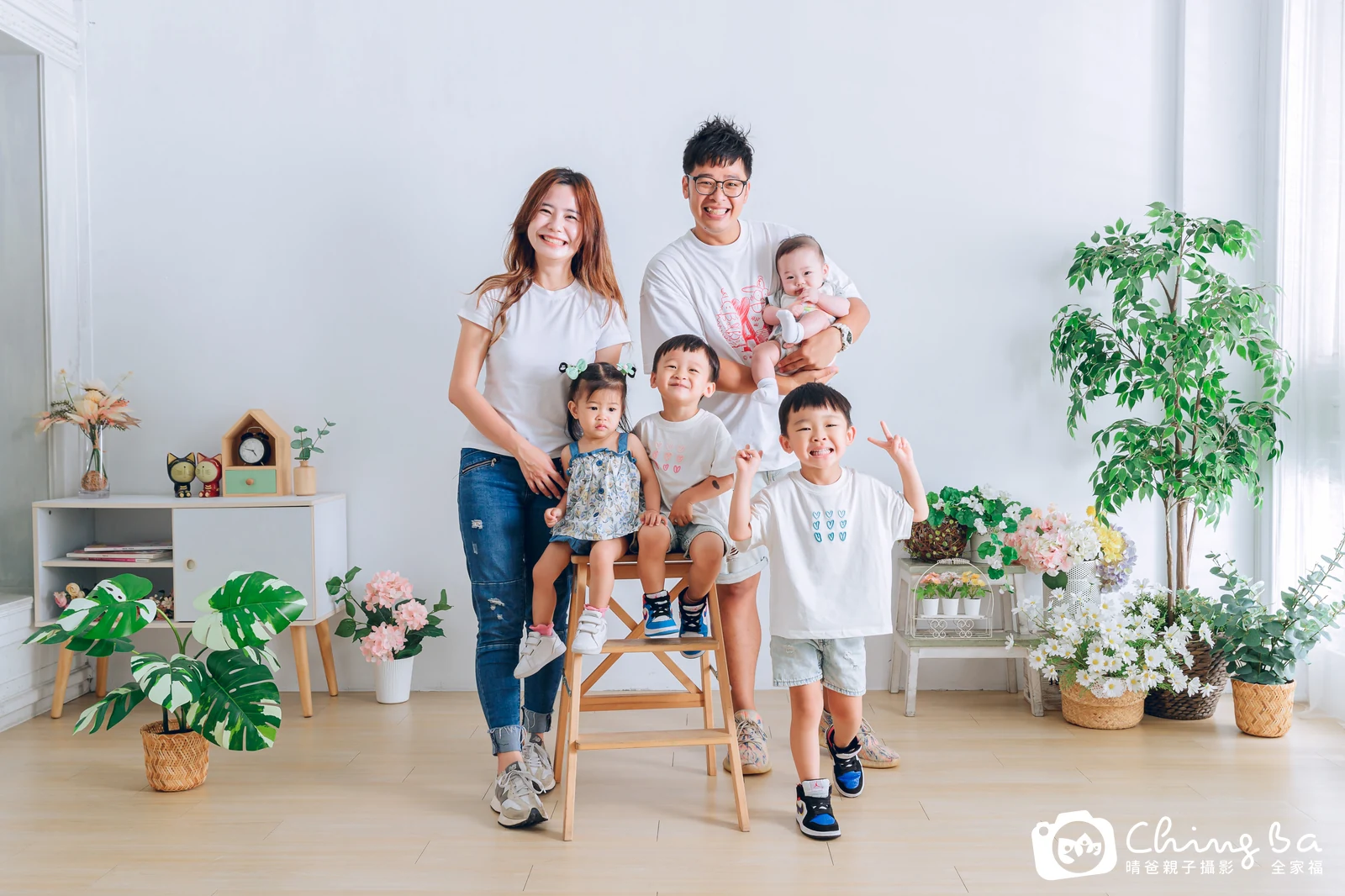 台中攝影棚的家族全家福紀念照