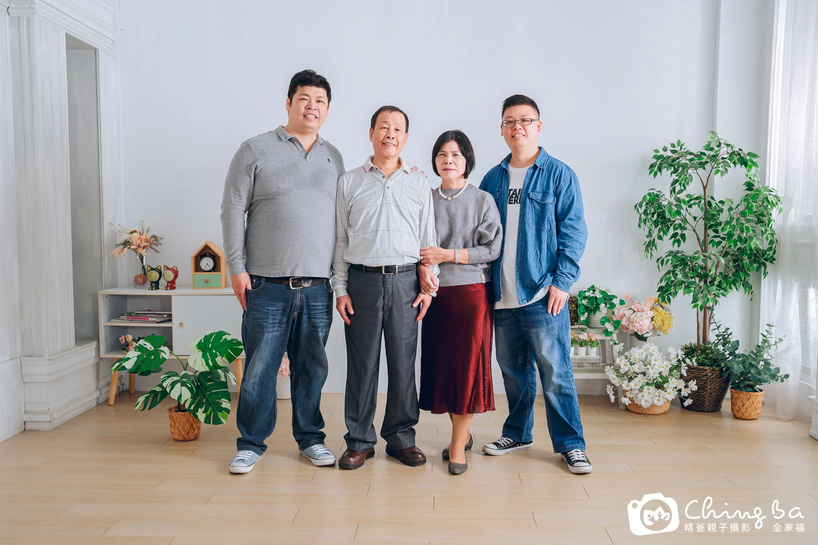 台中攝影棚的家族全家福紀念照