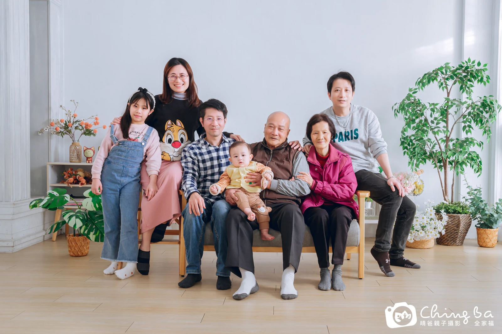 和長輩一起拍的全家福｜台中家族全家福｜晴爸親子攝影
