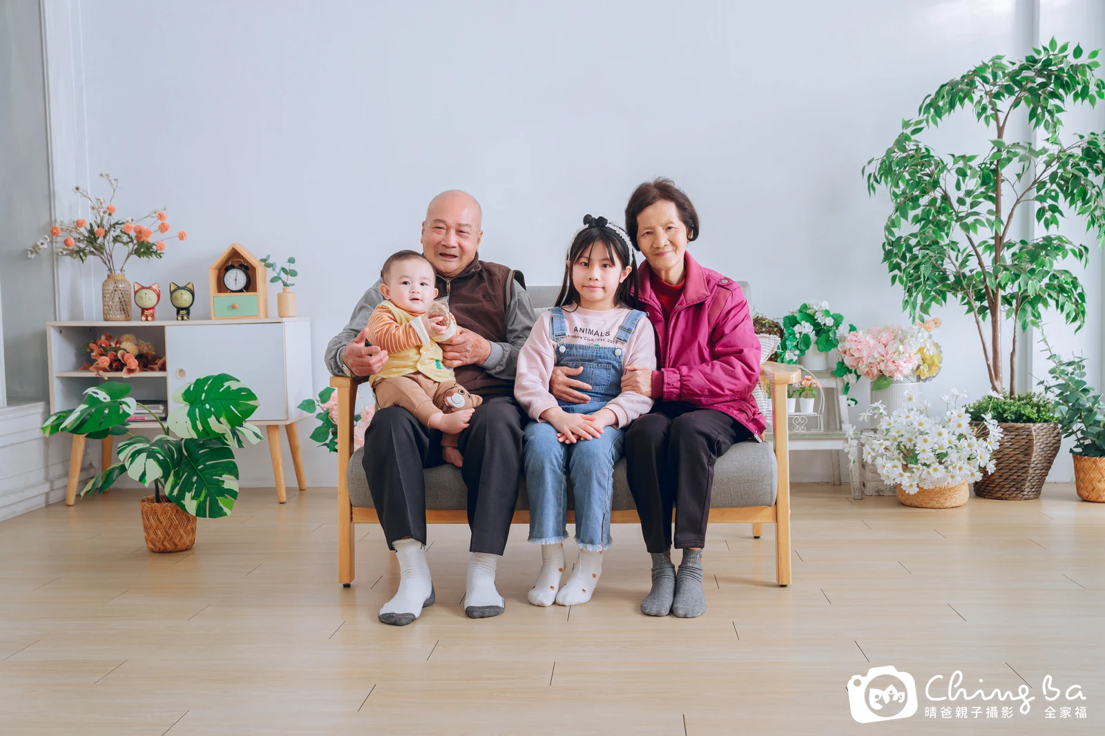 台中攝影棚的家族全家福紀念照