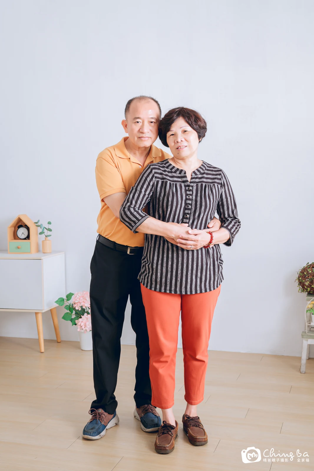一家人在晴爸攝影棚拍全家福