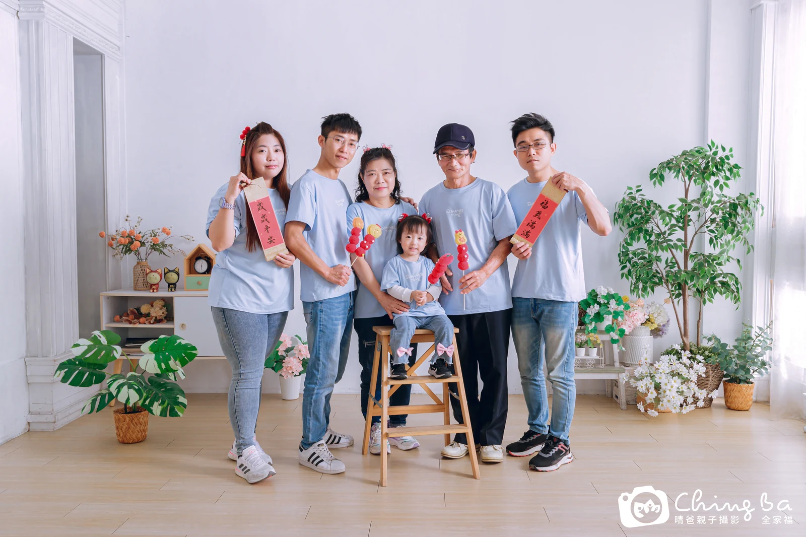 台中攝影棚的家族全家福紀念照