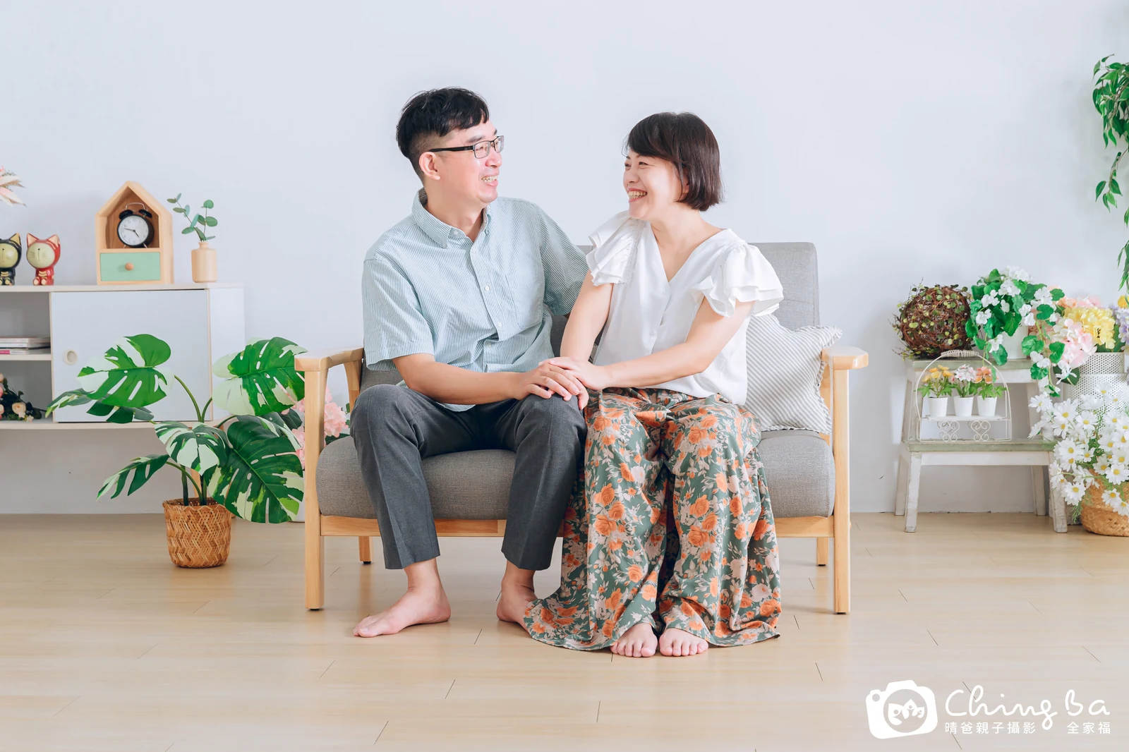 2023 年夏季的家族全家福，4 大 0 小