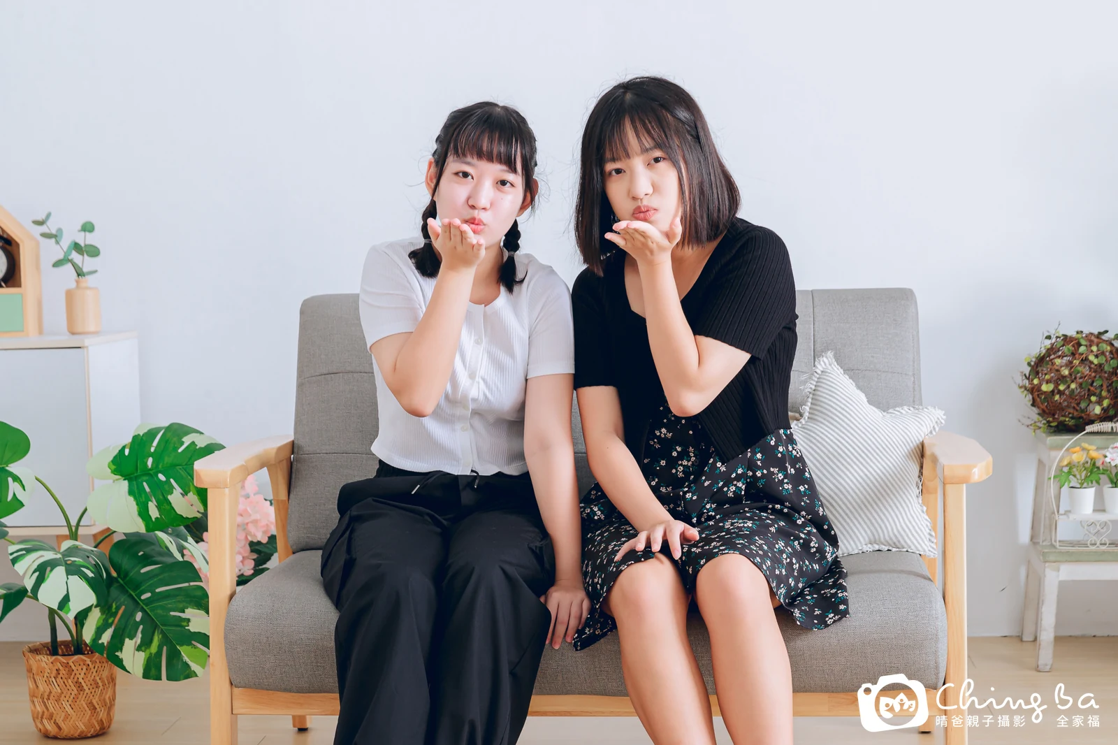 一家人在晴爸攝影棚拍全家福