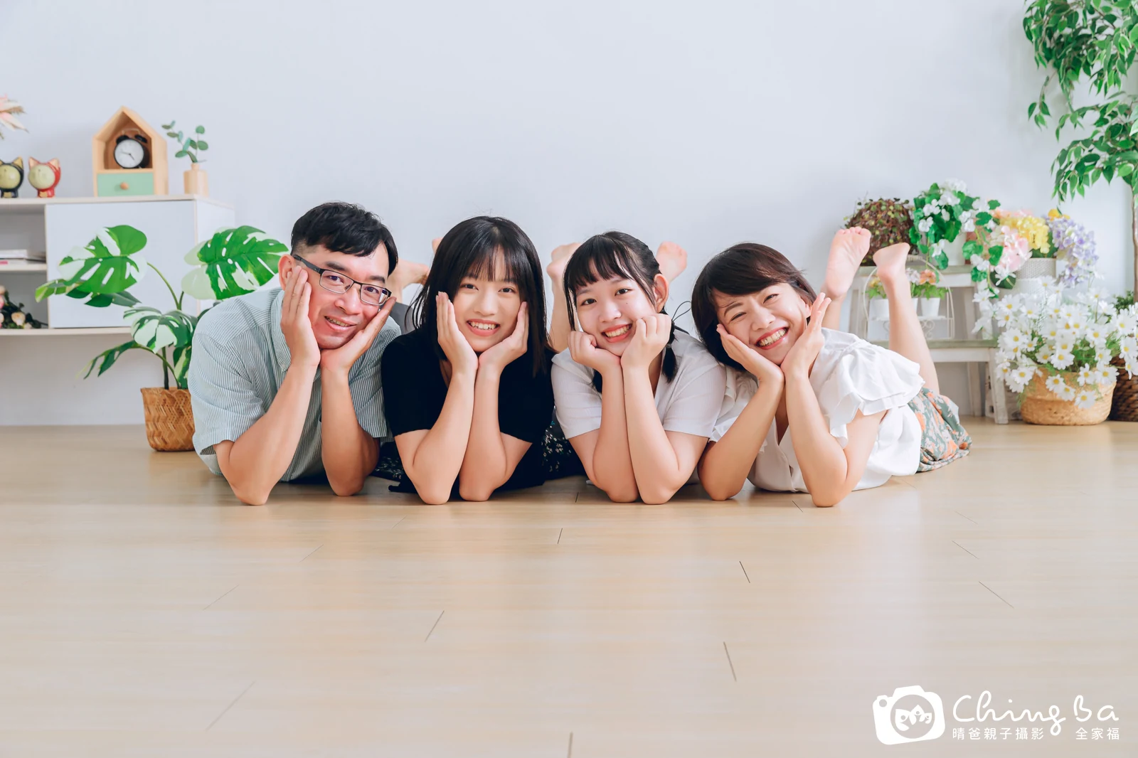台中攝影棚的家族全家福紀念照