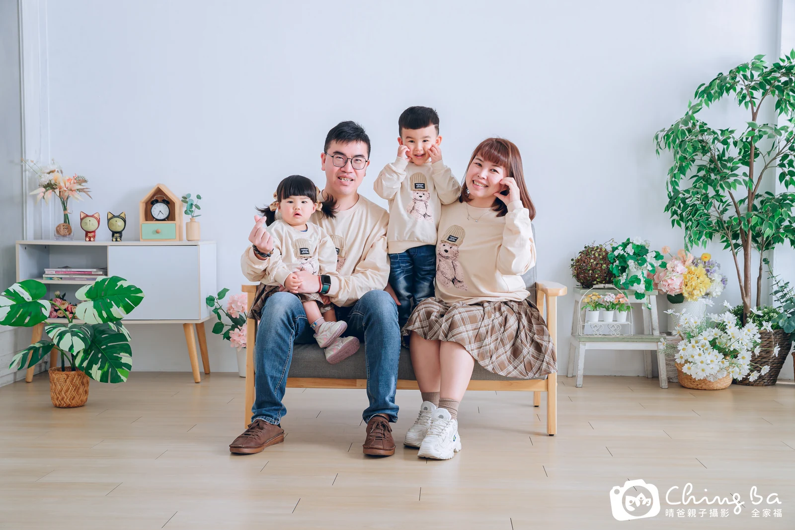 家族全家福作品｜2024 年新春｜晴爸親子攝影