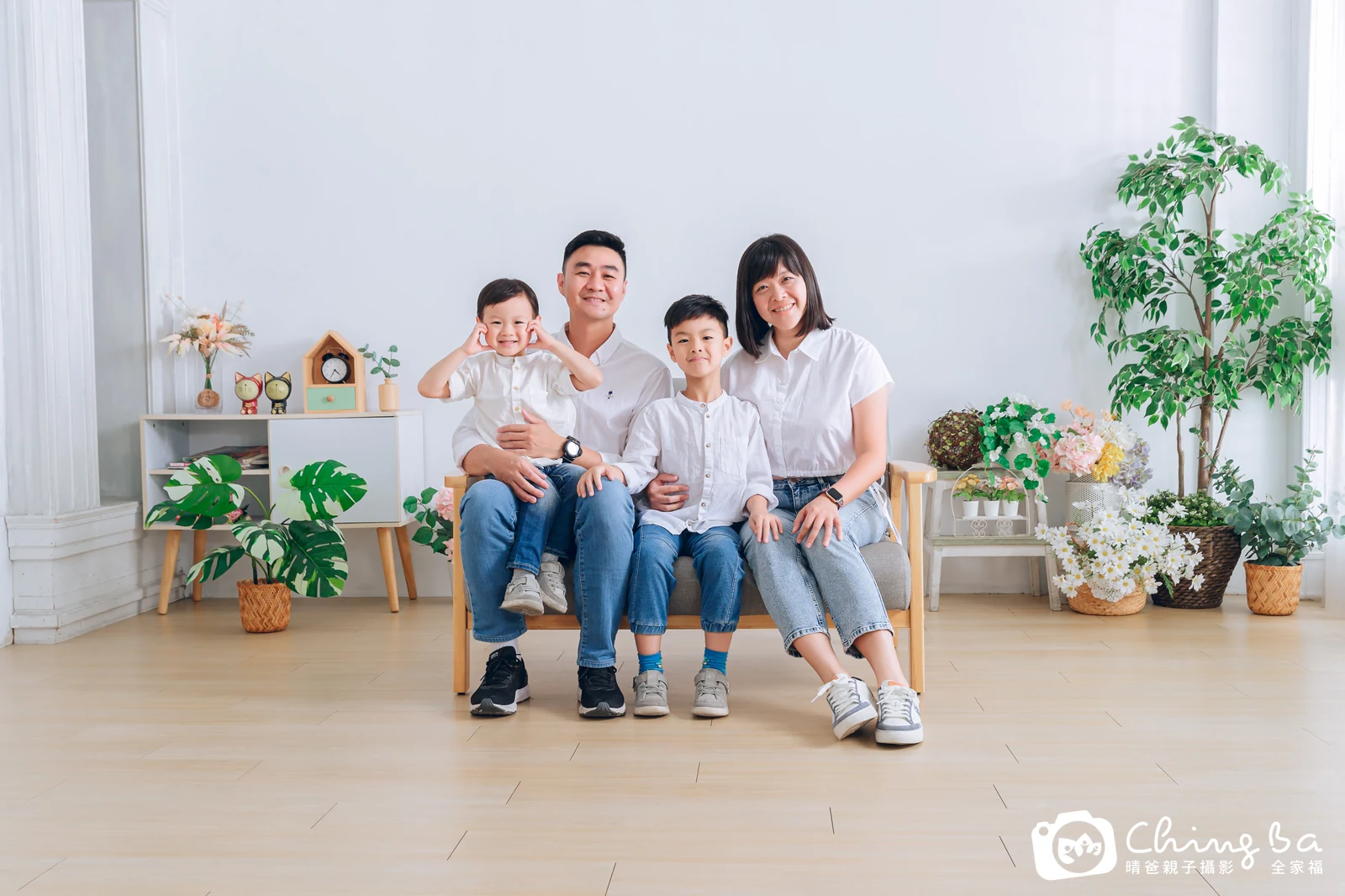 台中攝影棚的家族全家福紀念照