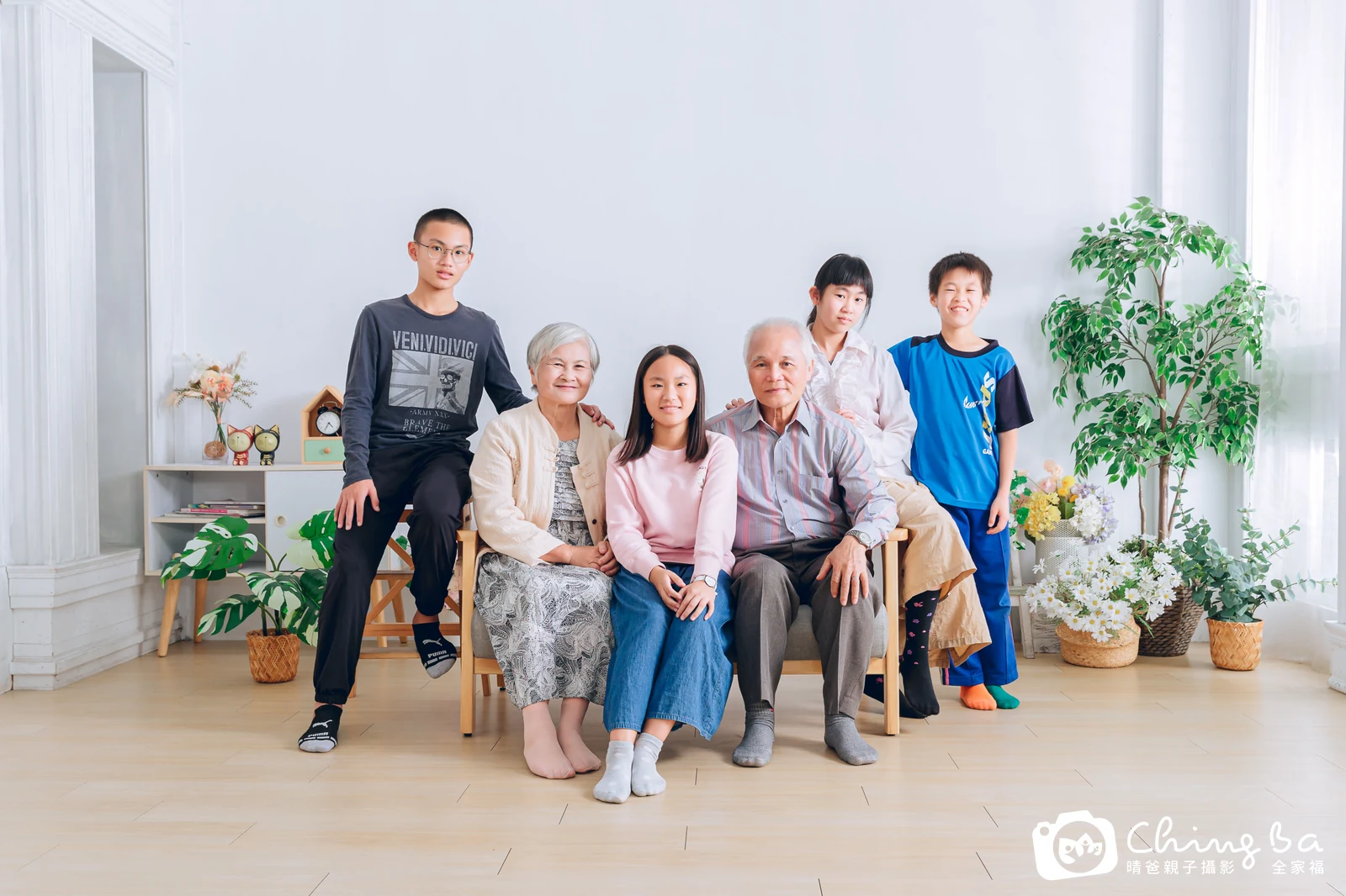 台中攝影棚的家族全家福紀念照