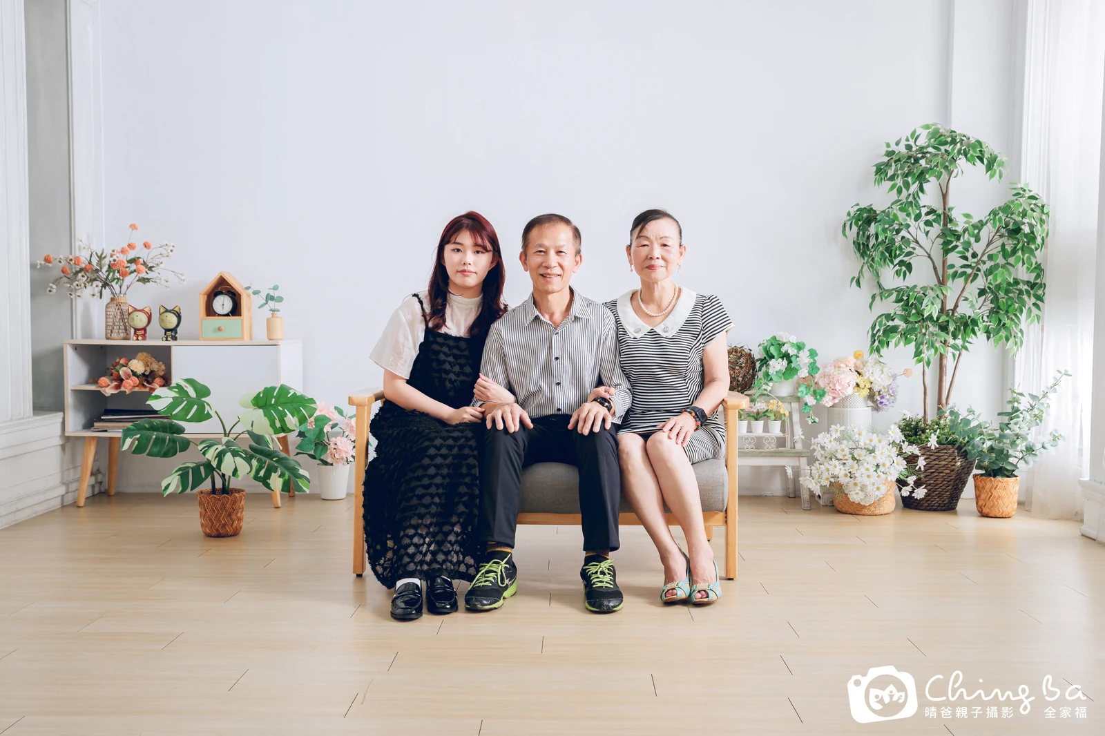 台中攝影棚的家族全家福紀念照