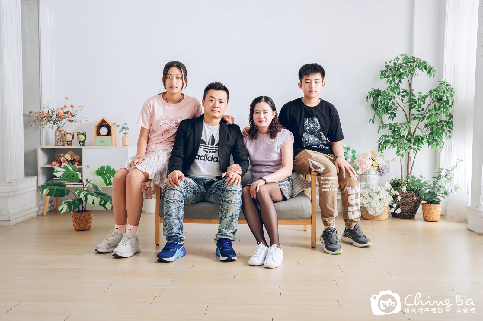 台中攝影棚的家族全家福紀念照