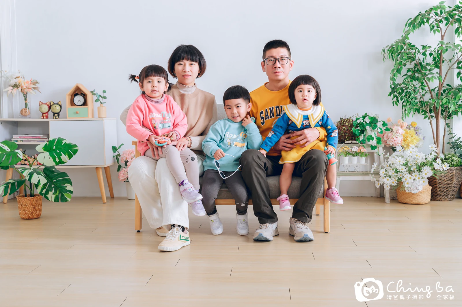 台中攝影棚的家族全家福紀念照