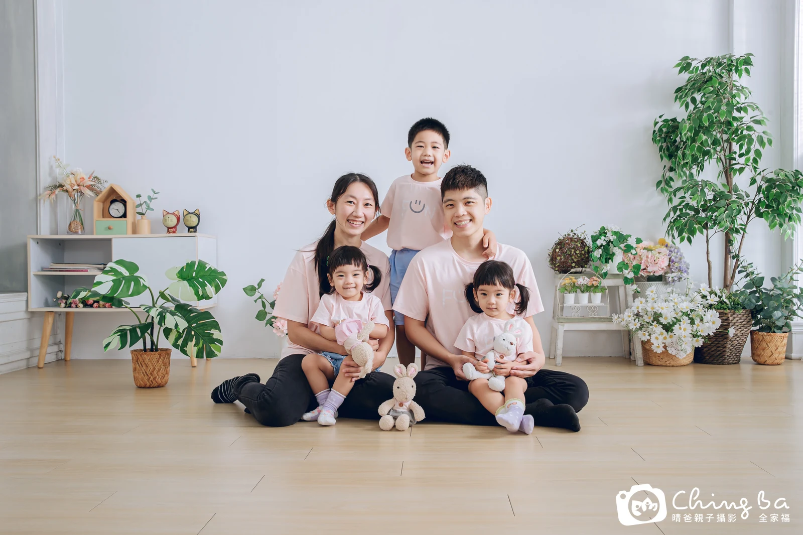 台中攝影棚的家族全家福紀念照