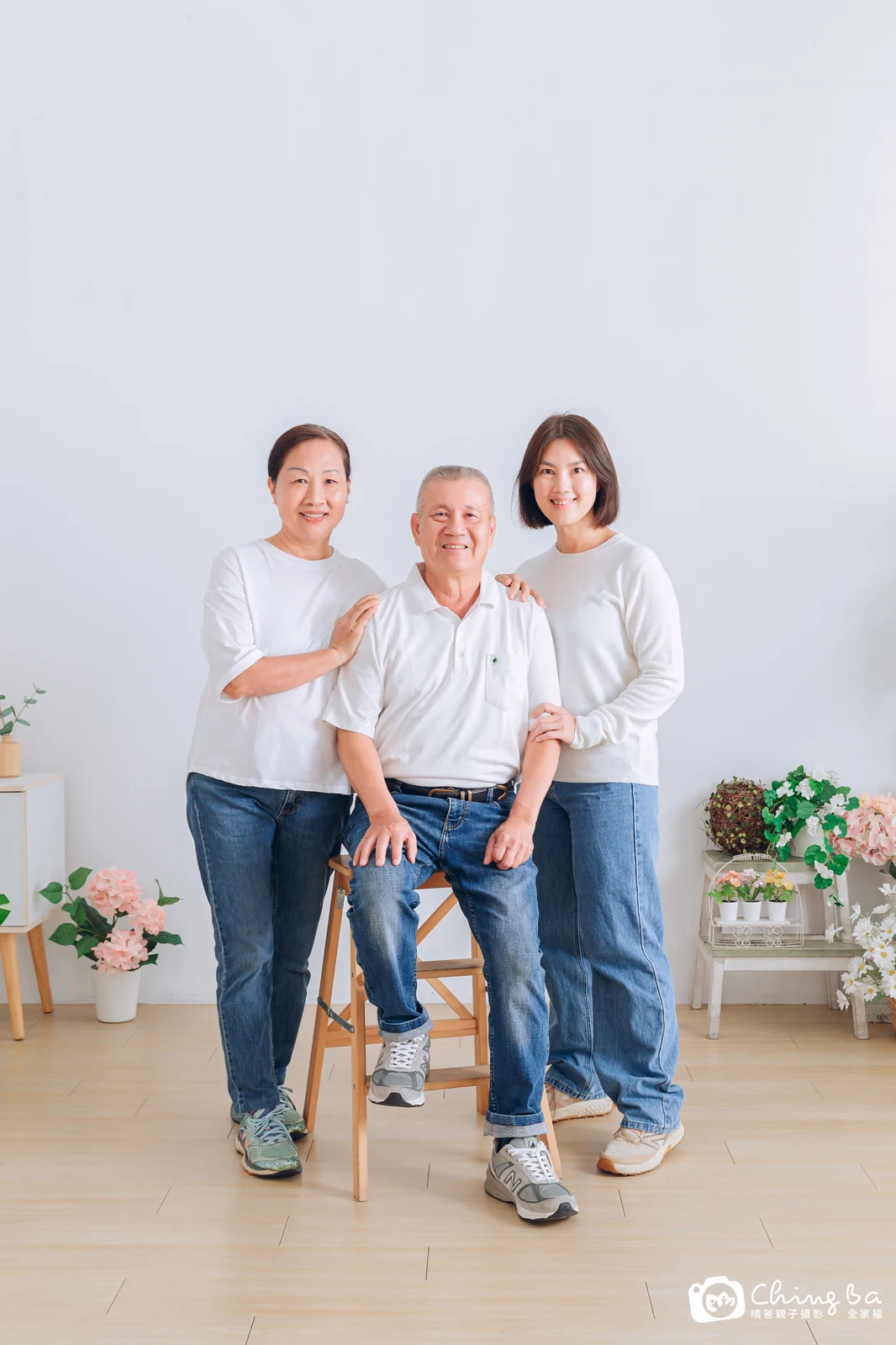 台中攝影棚的家族全家福紀念照