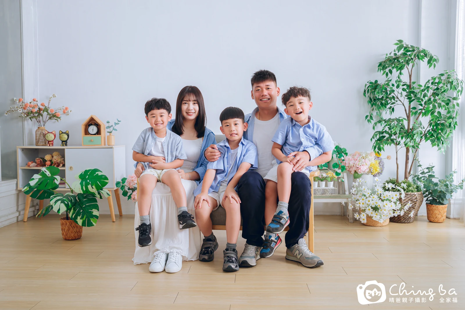 台中攝影棚的家族全家福紀念照