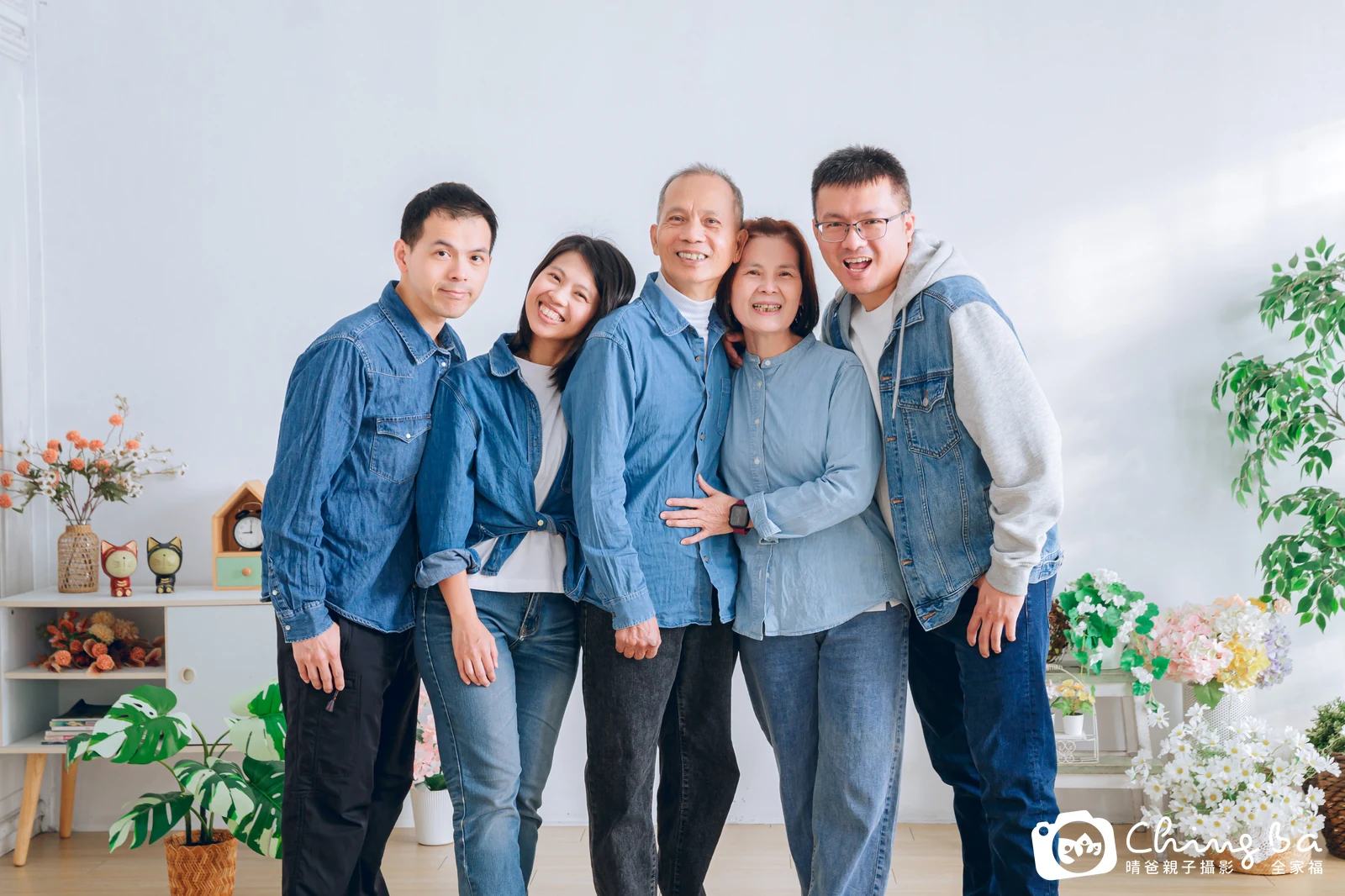 台中攝影棚的家族全家福紀念照