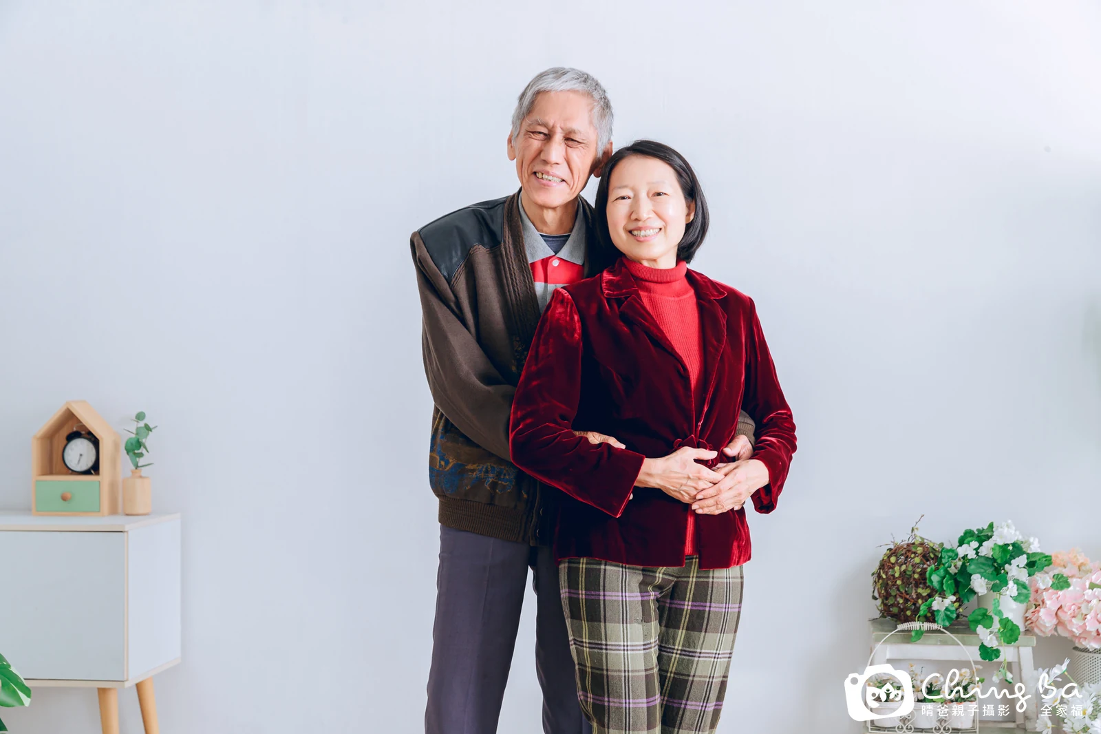 一家人在晴爸攝影棚拍全家福