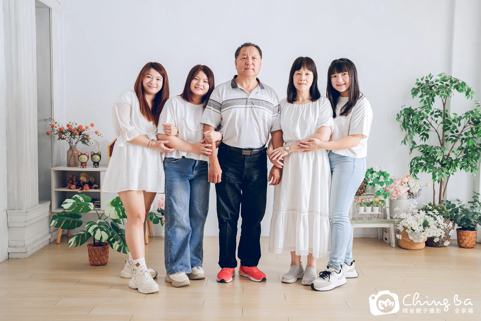 台中攝影棚的家族全家福紀念照