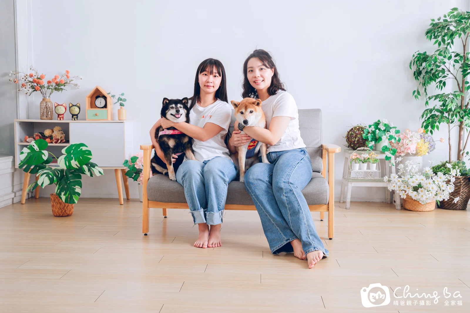 2025 年夏季的家族全家福，7 大 4 小