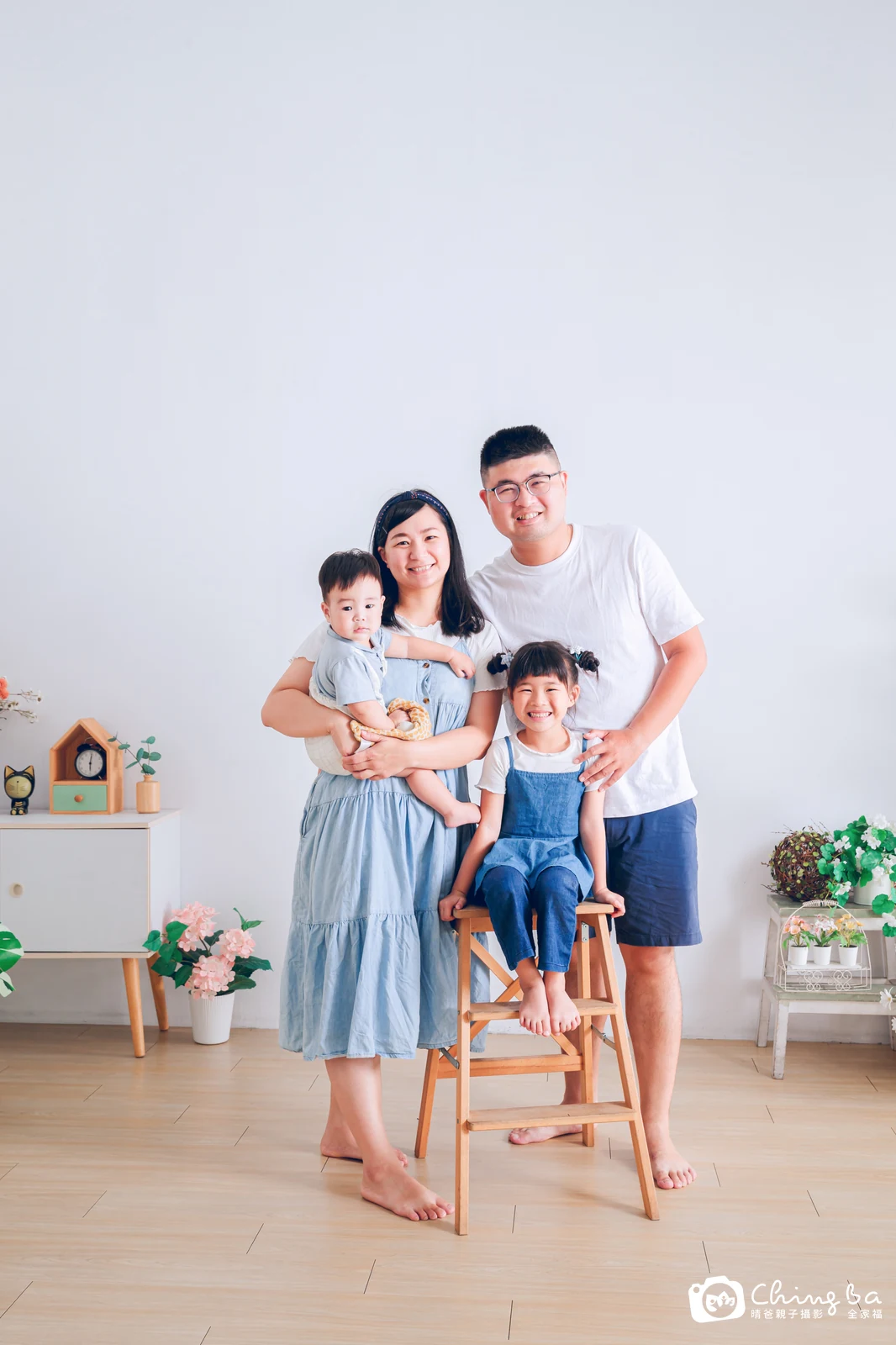 台中攝影棚的家族全家福紀念照