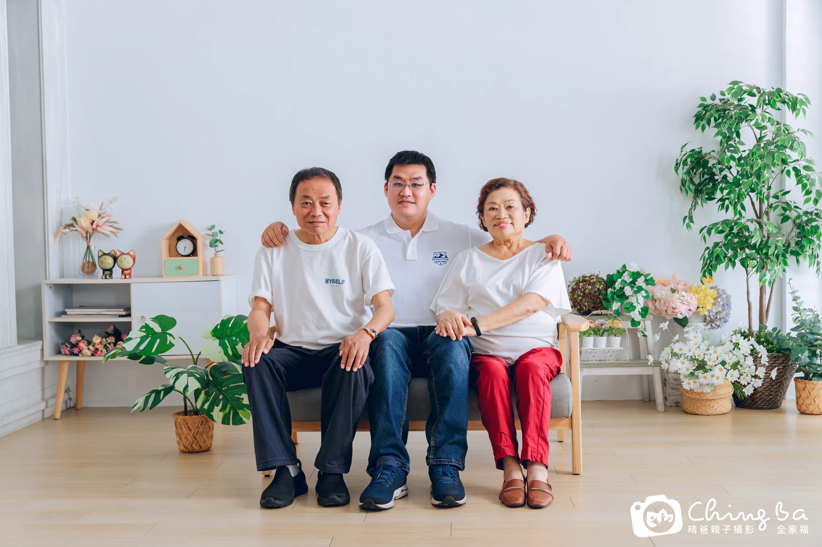 2023 年春季的家族全家福,7 大 3 小