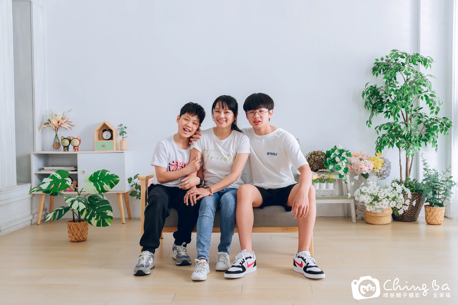 台中攝影棚的家族全家福紀念照