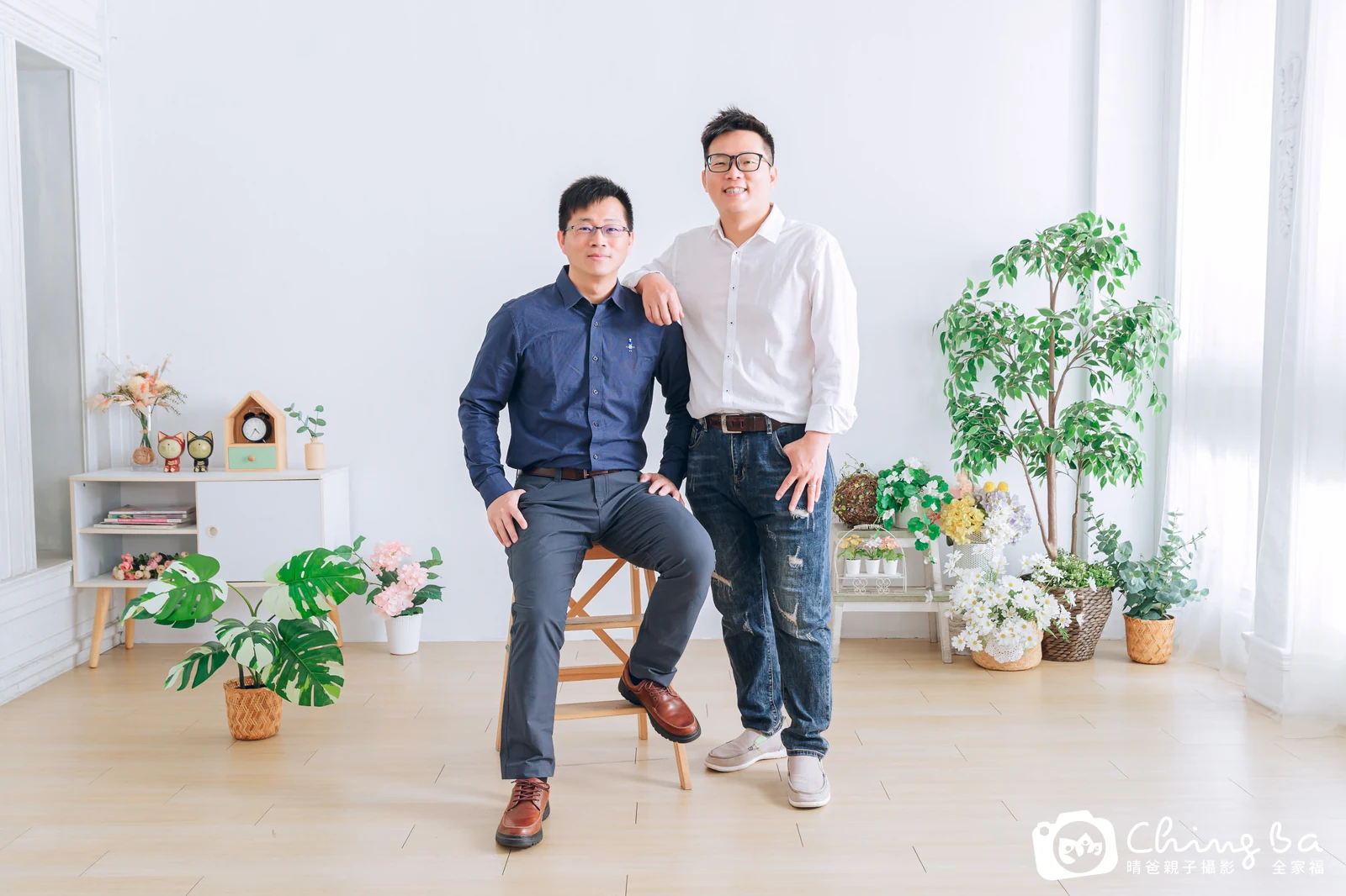 一家人在晴爸攝影棚拍全家福