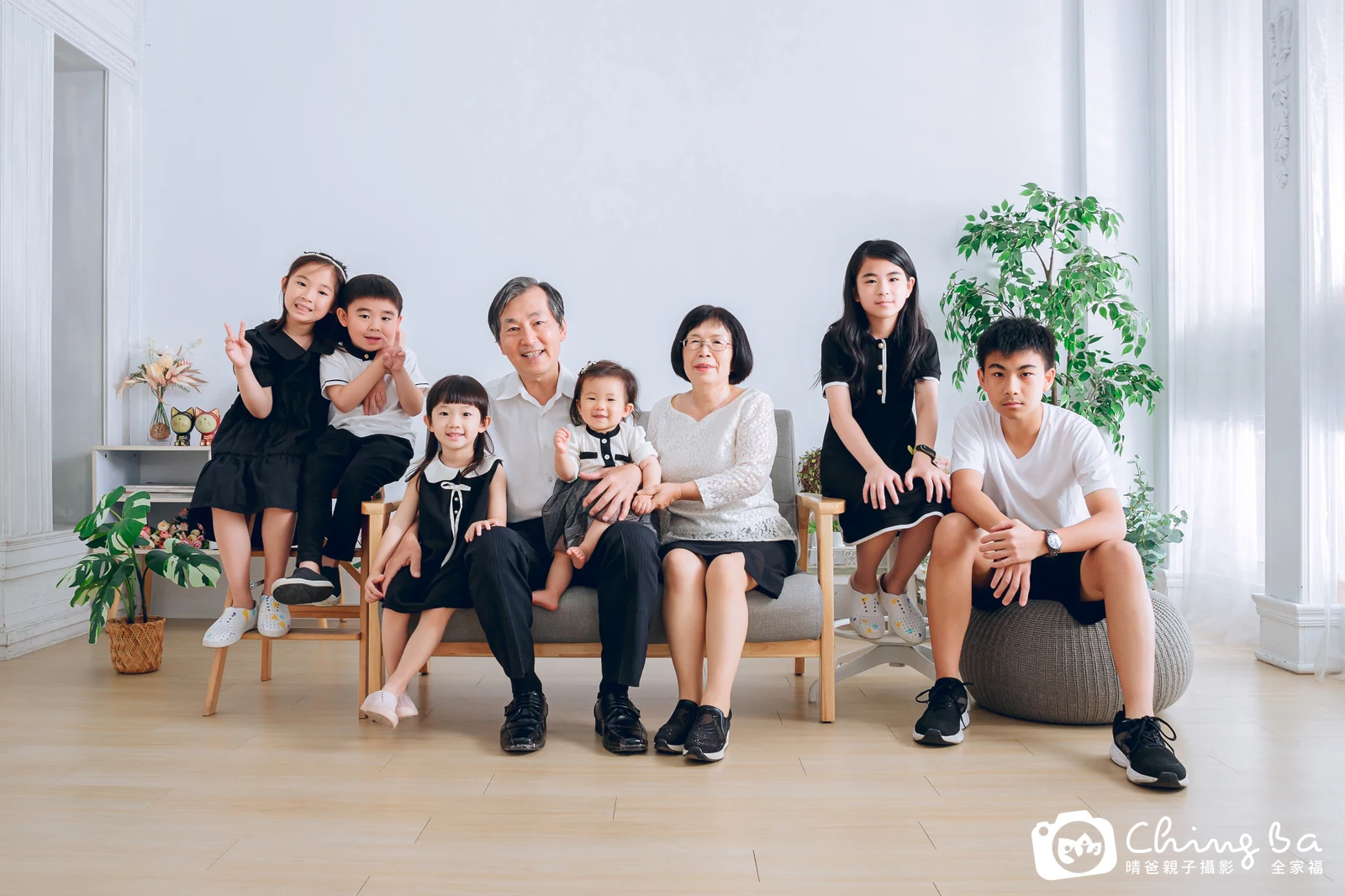 台中攝影棚的家族全家福紀念照