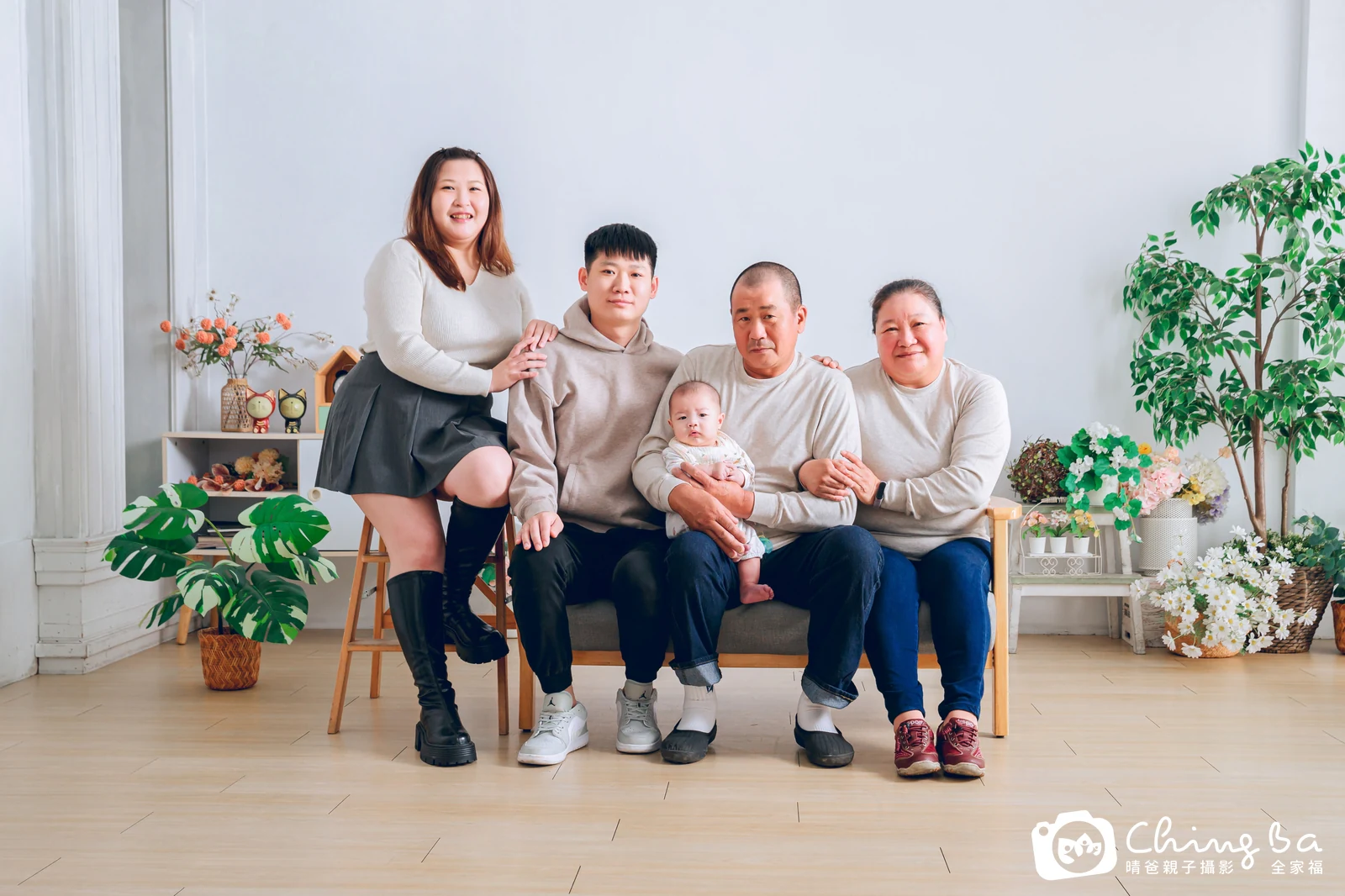 2026 年新春的家族全家福,7 大 2 小