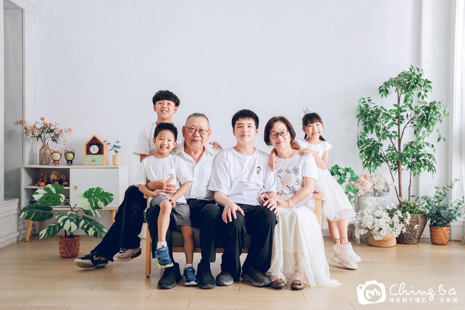 台中攝影棚的家族全家福紀念照